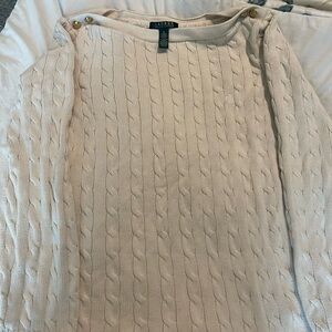 Polo sweater in a good condition